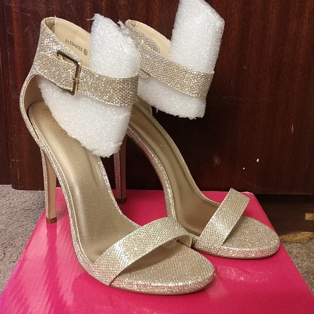 CHAMPAGNE GLITTER ANKLE STRAP HEELS